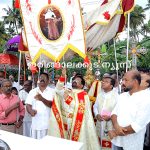 വല്ലക്കുന്ന് സെന്റ് അല്‍ഫോന്‍സാ ദേവാലയത്തില്‍ ഊട്ടുതിരുനാളിന് കൊടിയേറി