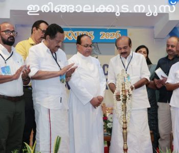 ഇരിങ്ങാലക്കുട സെന്റ് മേരീസ് ഹയര്‍സെക്കന്‍ഡറി സ്‌കൂളില്‍ സംഘടിപ്പിച്ച ആദരണീയവും എംഎല്‍എ എക്‌സലന്‍സി അവാര്‍ഡ് വിതരണ യോഗവും കാര്‍ത്തോസ് 2026 അഡ്വ. തോമസ് ഉണ്ണിയാടന്‍ എംഎല്‍എ ഉദ്ഘാടനം ചെയ്യുന്നു.