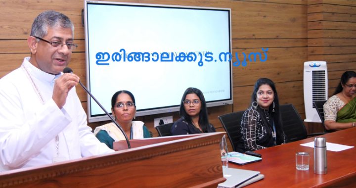 ഇരിങ്ങാലക്കുട ക്രൈസ്റ്റ് കോളജില്‍ വുമണ്‍സ് ഡെവലപ്‌മെന്റ് സെല്ലിന്റെ ആഭിമുഖ്യത്തില്‍ സംഘടിപ്പിച്ച സെമിനാറില്‍ പ്രിന്‍സിപ്പല്‍ റവ.ഡോ. ജോളി ആന്‍ഡ്രൂസ് സിഎംഐ പ്രസംഗിക്കുന്നു.