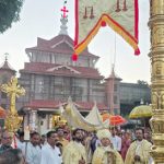 ഹോളിക്രോസ് തീര്‍ഥാടന ദേവാലയത്തില്‍ വിശുദ്ധ കുരിശിന്റെ പുകഴ്ചയുടെ തിരുനാളിന് കൊടികയറി
