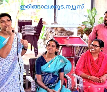 കാറളം വീട്ടിലെ ലൈബ്രറിയില്‍ ആരംഭിച്ച സംഗീത പഠന ക്ലാസിന്റെ ഉദ്ഘാടനം ഇരിങ്ങാലക്കുട ബ്ലോക്ക് പഞ്ചായത്തംഗം പ്രസീന സജയന്‍ നിര്‍വഹിക്കുന്നു.
