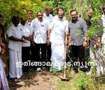 റോട്ടറി ക്ലബ്ബിന്റെ നേതൃത്വത്തില്‍ ശുചീകരണ പ്രവര്‍ത്തന പരിപാടി അഡ്വ. തോമസ് ഉണ്ണിയാടാന്‍ എംഎല്‍എ ഉദ്ഘാടനം ചെയ്യുന്നു.